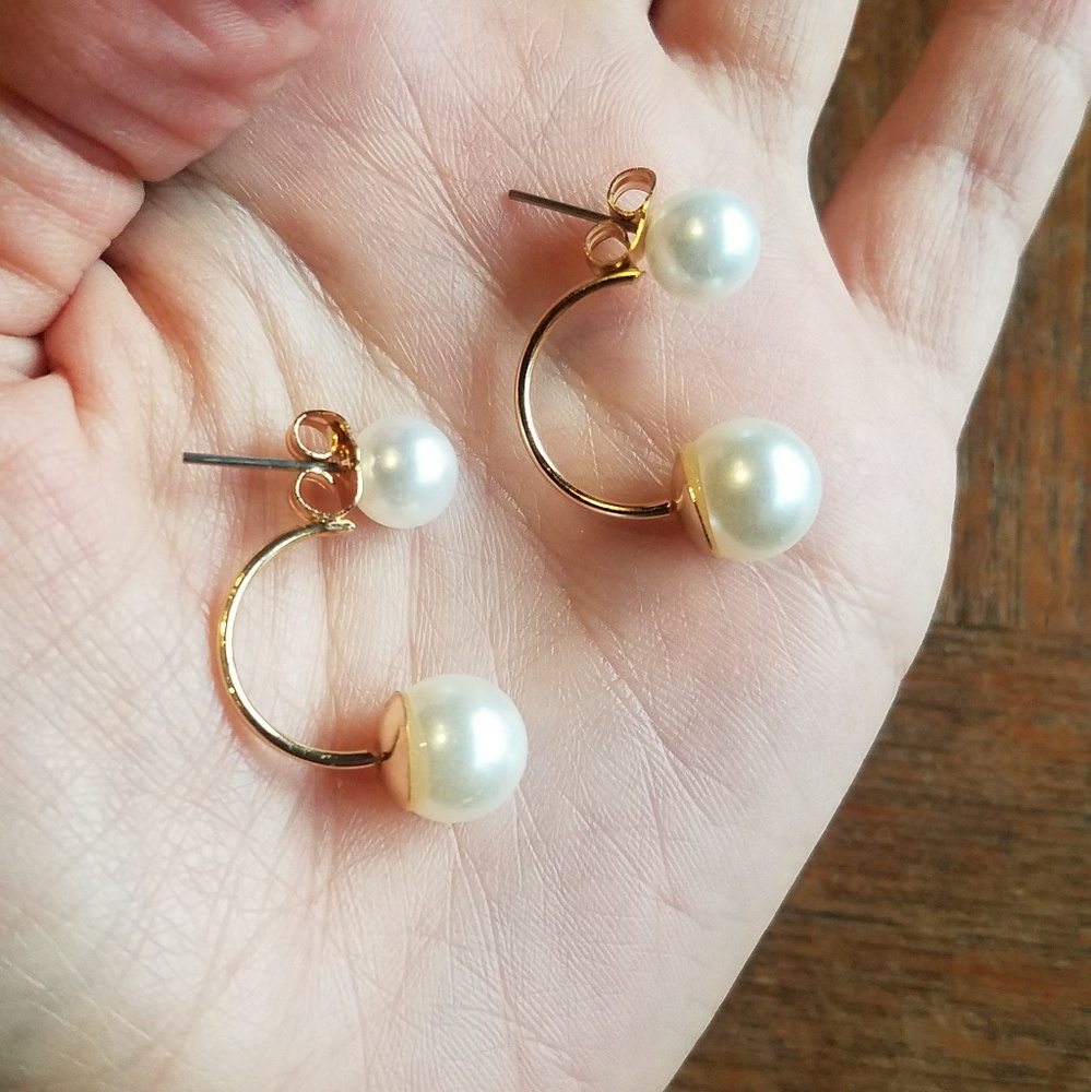 NWOT Gold Pearl Earrings - Picture 3 of 6